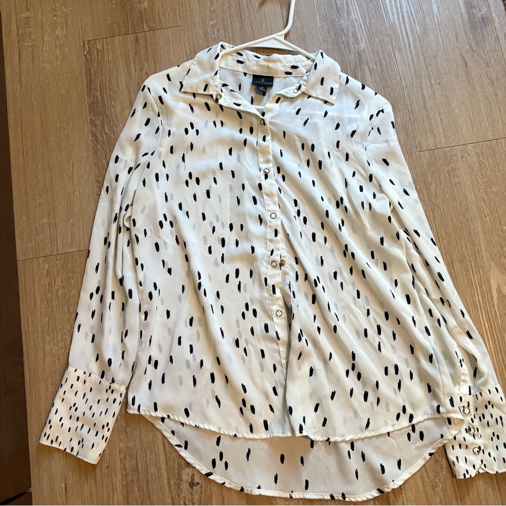 Worthington Black and White Button Down Shirt